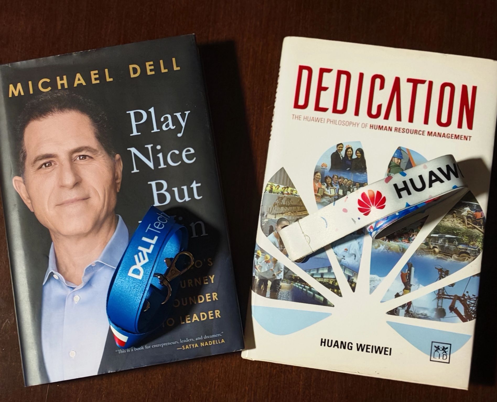 Experiencia y cultura: Dell y Huawei (libros y credenciales)